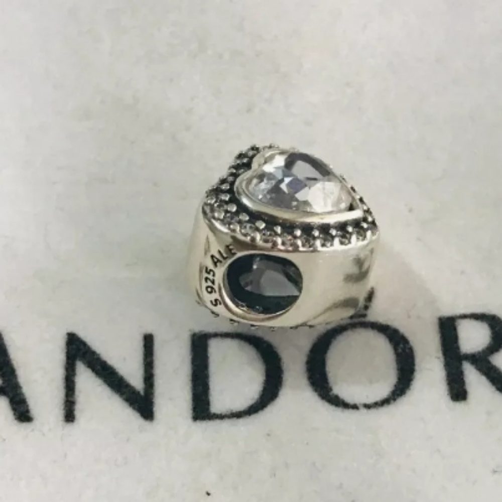 Pandora sparkling love open work charm clear. - Picture 4 of 8